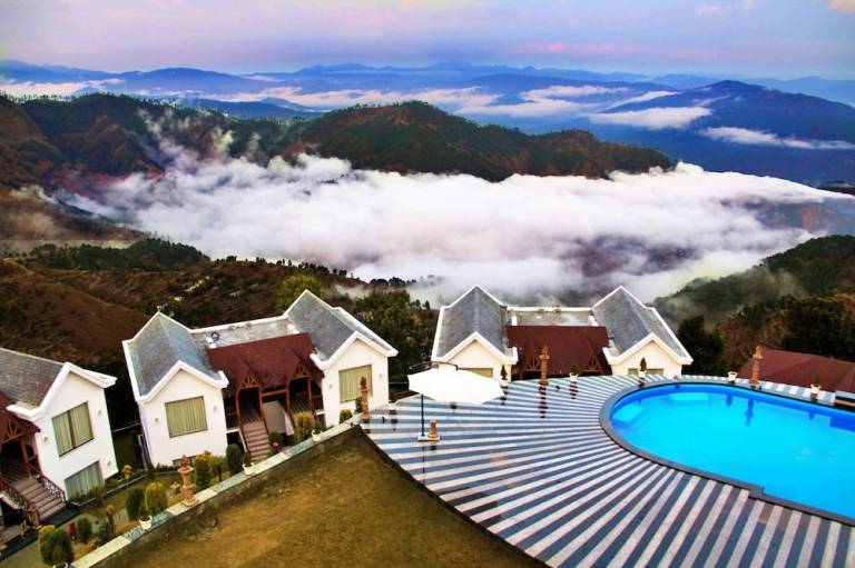 Resort  Jorasi Range