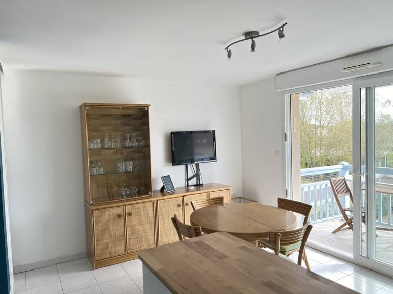 Bright studio near beach, pets allowed, private parking — photo 3