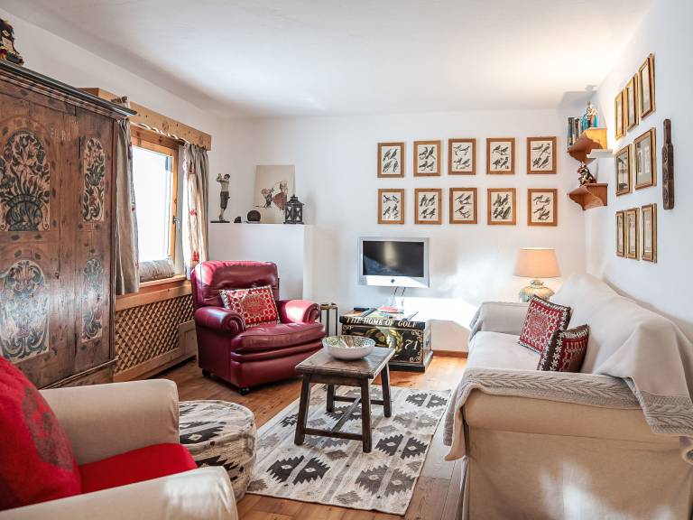 Apartment with yard & terrace | Mountain view — photo 3