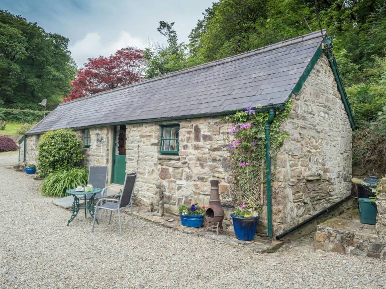 Cottage New Moat