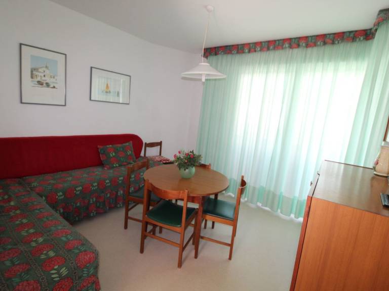 Family-friendly holiday apartment with yard & patio | Close to the beach | Pets allowed — photo 5