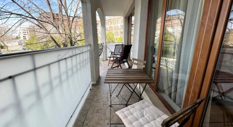 Fully equipped apartment with patio & private pool | Beach nearby | Pet-friendly — photo 5