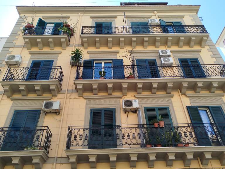 Holiday apartment with terrace | Near Palermo Cathedral | Mountain view in Palermo