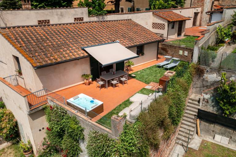 Holiday Home 'Casa Conte Martini' with Shared Pool, Wi-Fi and Air Conditioning in Palaia