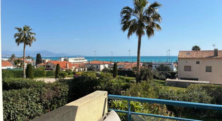 Apartment with garden & patio | Beach nearby | Perfect for remote work | Pets allowed — photo 5