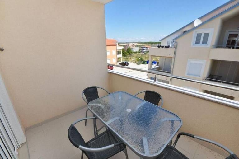Fully equipped holiday apartment | Garden view | Pets are welcome — photo 2