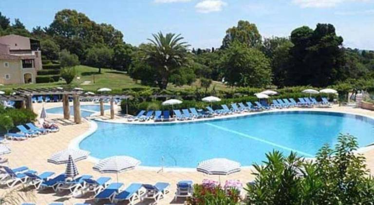 Beautiful holiday apartment with pool | Dogs allowed in Cogolin