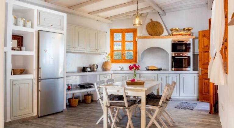 House with 2 rooms for 6 persons in Rhodes