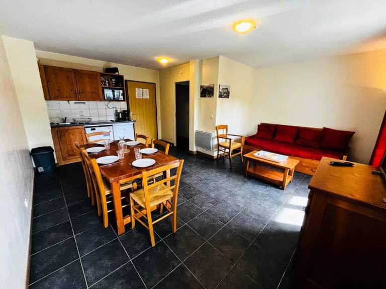 Holiday apartment with sauna & heated pool in Combloux