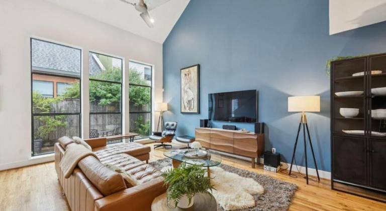 Fully equipped house with garden | Good for workation | Dogs allowed in Houston, TX