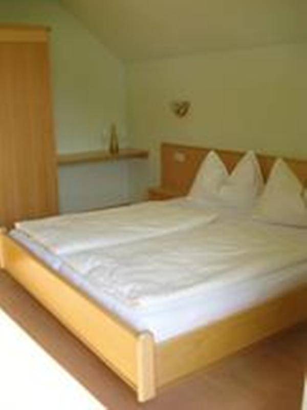 Family-oriented charming holiday apartment with terrace, barbeque & yard | Pets allowed — photo 3