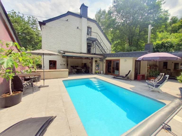 Superb luxury group house with swimming pool in Dinant
