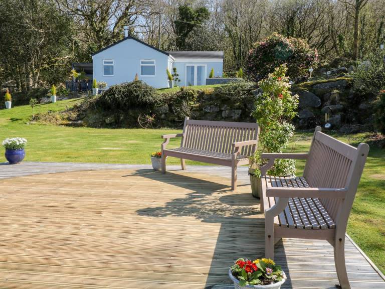 Cottage with garden & hot tub — photo 3