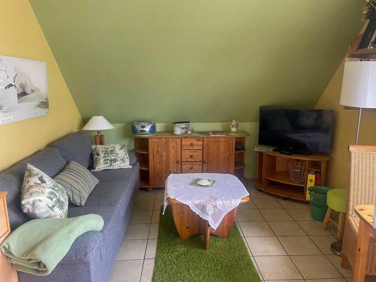 Holiday apartment with yard — photo 3