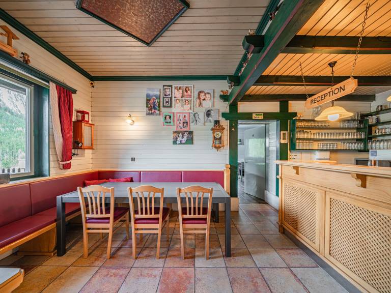 Chalet with sauna & patio — photo 5