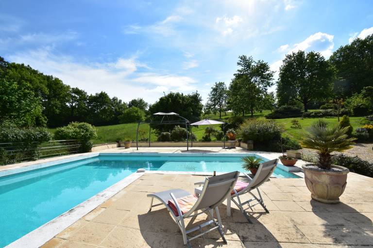 Children-friendly beautiful cottage with pool, grill & garden | Pet-friendly — photo 4