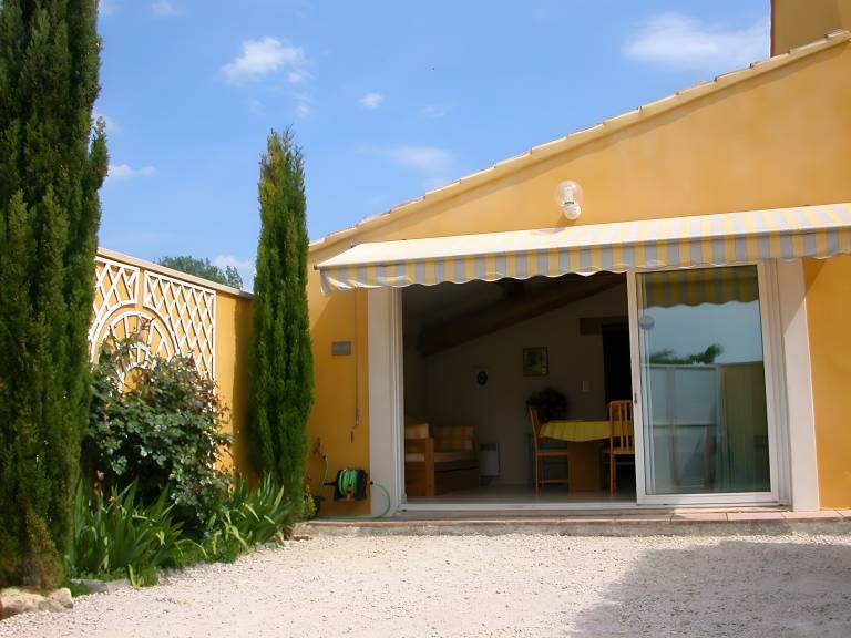 Holiday Home "Le Soleillant Haven of Peace" with Shared Pool, Wi-Fi, and Air Conditioning — photo 2