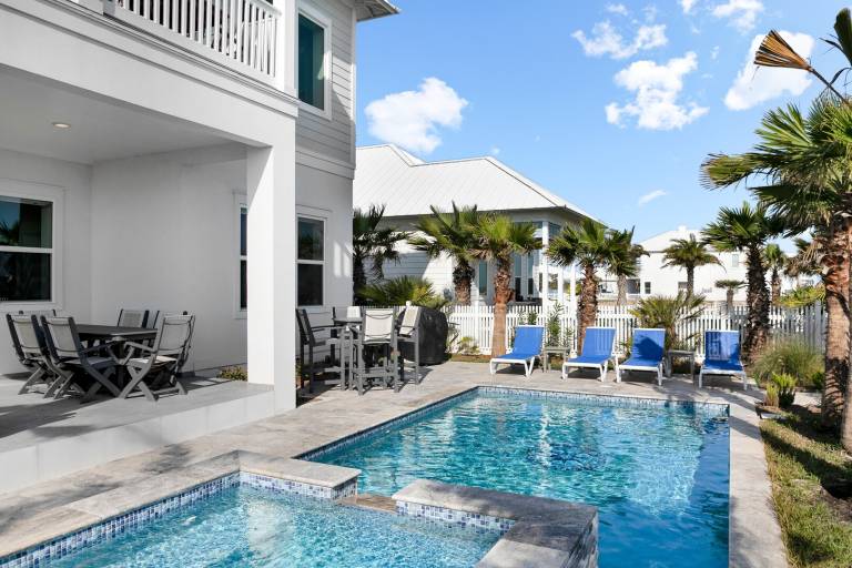 House with private pool — photo 2