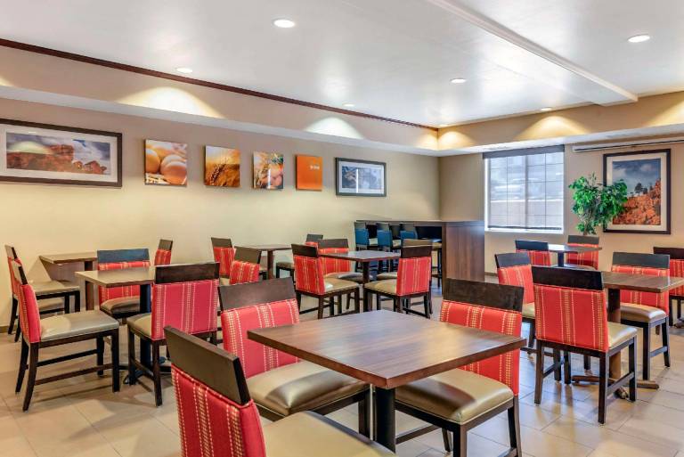 Comfort Suites Castle Rock - Denver South — photo 4