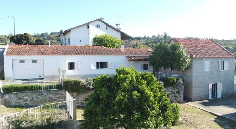 House with garden & terrace — photo 4