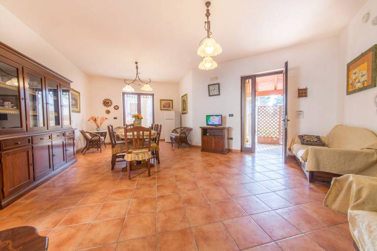 Villa with garden & BBQ | Garden view — photo 5