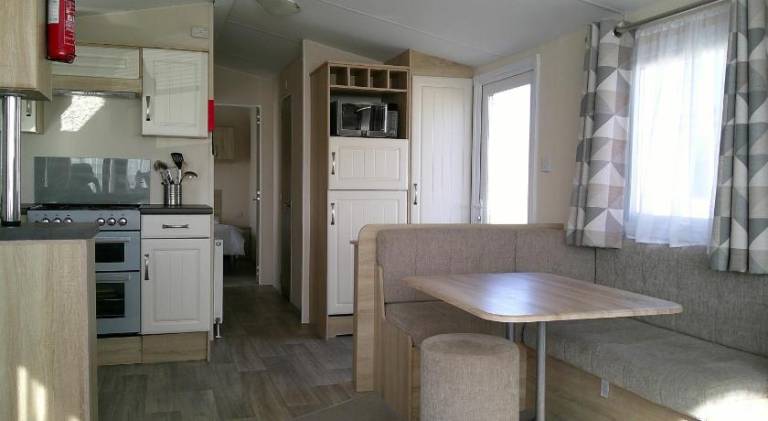 Kingfisher Ingoldmells Europa 6 Berth Central Heated Close to site shop FREE WIFI — photo 3