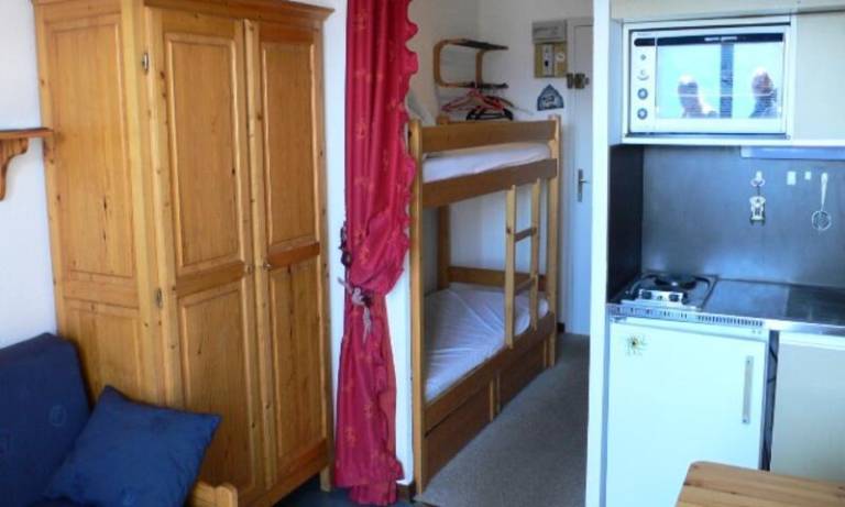 80m from shops, balcony, parking, tv, 18m², Alpe d'Huez in Huez
