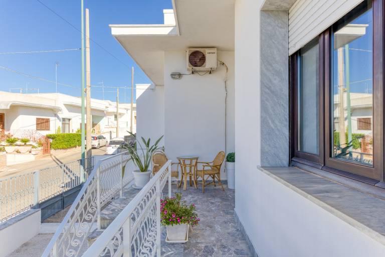 Apartment 'Villetta Municipio - Salento' with Private Terrace, Wi-Fi and Air Conditioning — photo 4