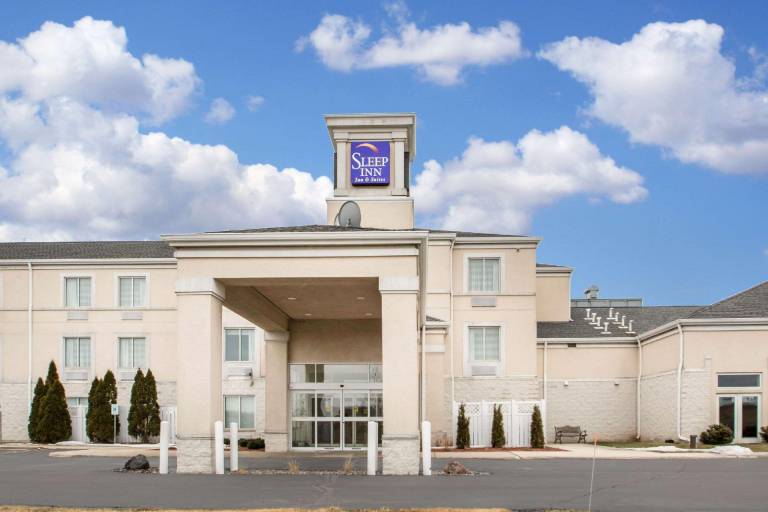 Comfort Inn & Suites Sheboygan I-43 in Sheboygan, WI
