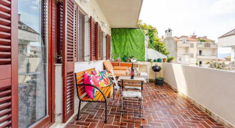 Holiday apartment with patio — photo 4