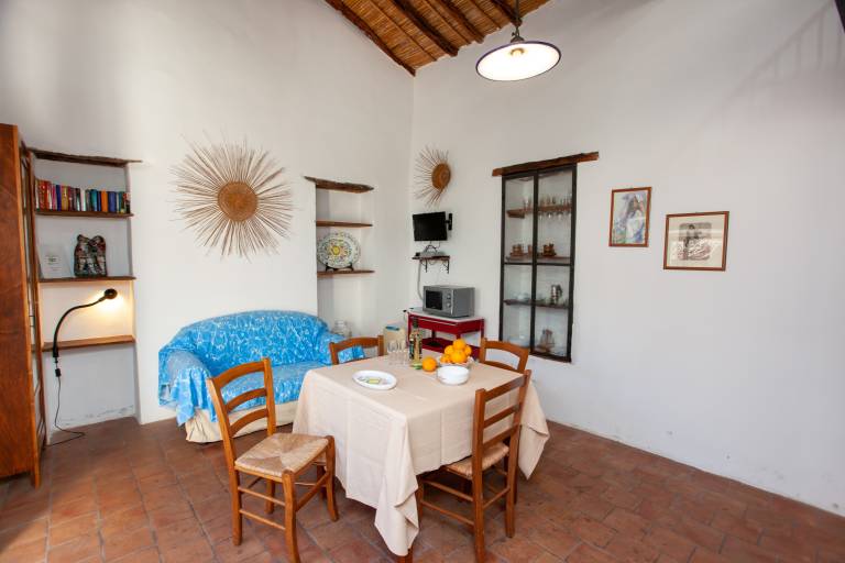 Nice rental apartment with fast internet, grill & yard | City view | Dogs allowed — photo 4