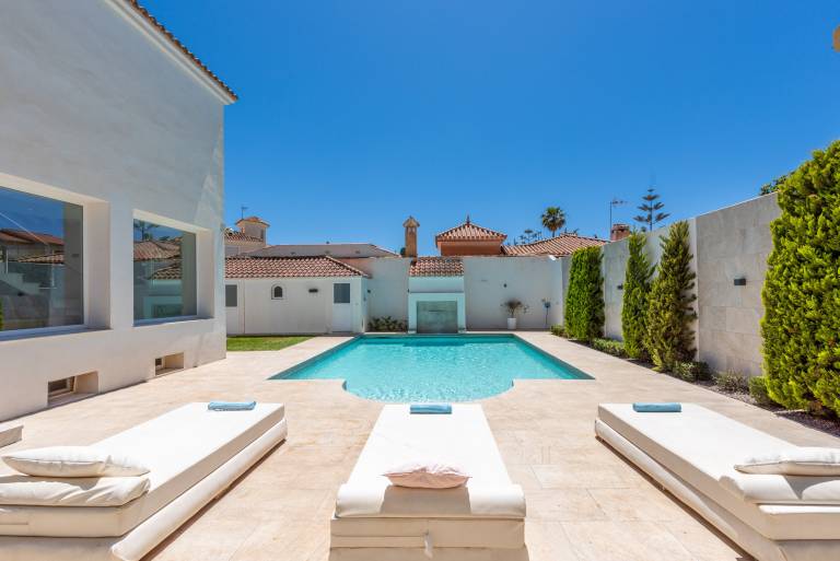Luxury Villa "Ohana 2" with Pool, Wi-Fi, Terrace & Garden — photo 2