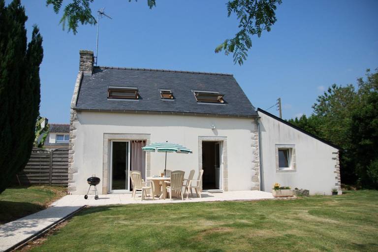 Gite with terrace, barbeque & yard | Pet-friendly in Quimper