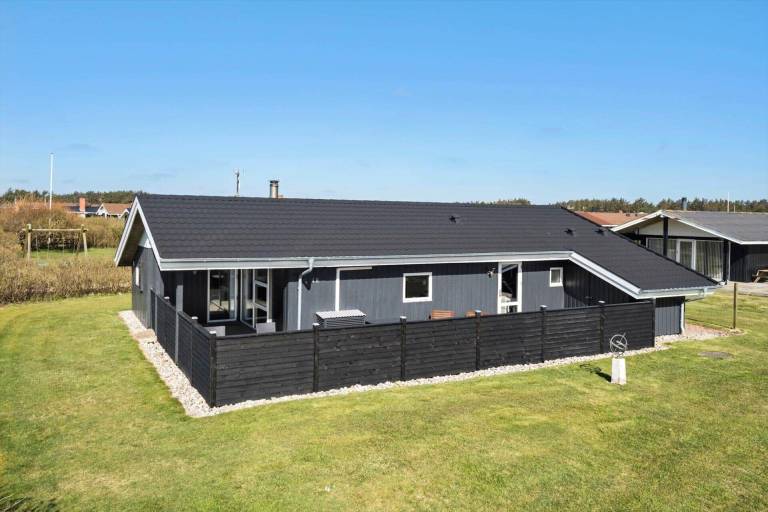 Children-friendly nice house with terrace, sauna & grill | Pets are welcome in Harboore