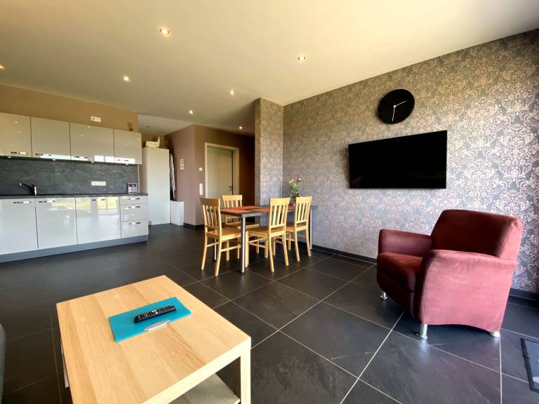 Holiday apartment with patio, barbeque & yard | Mountain view in Cologne
