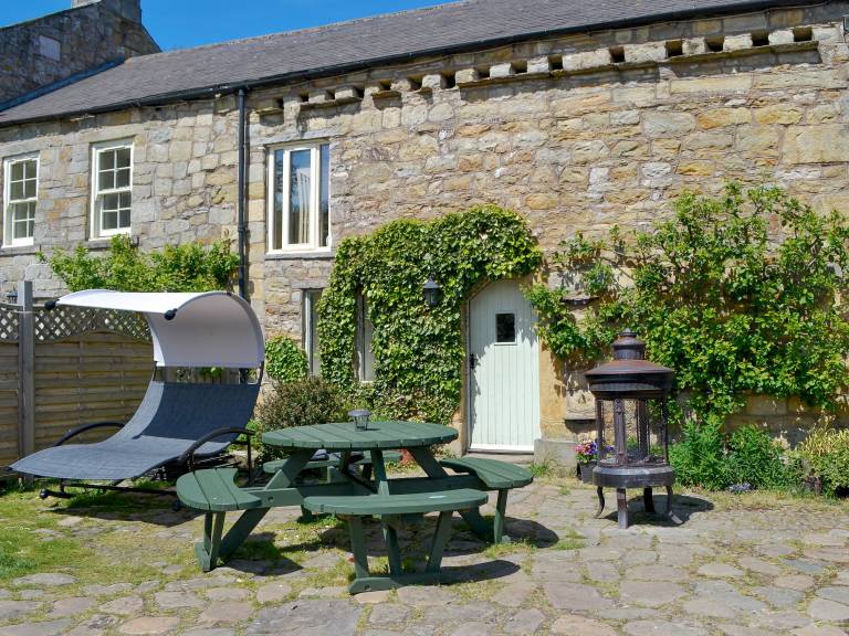 Children-friendly beautiful cottage with garden, grill & hot tub | Pets allowed — photo 2