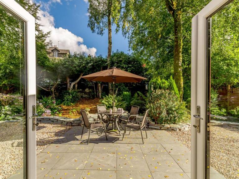 Fully equipped pleasant vacation home with garden | Dogs allowed in Windermere