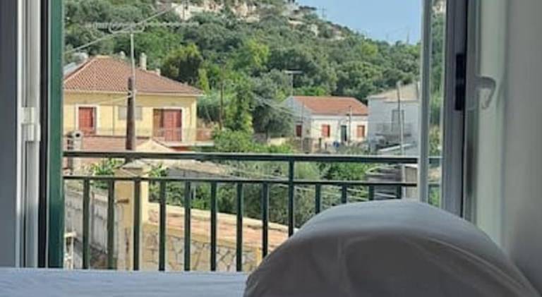 House with terrace — photo 4