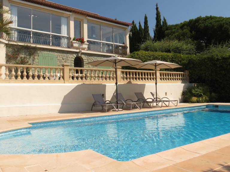 Villa with private pool & barbecue — photo 3