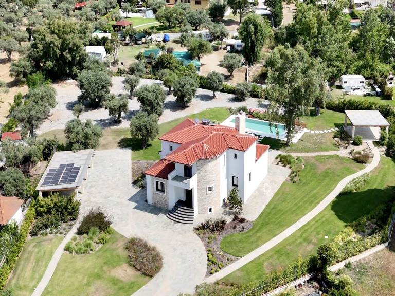 Luxury rental villa for 14 people — photo 3