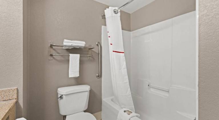 Red Roof Inn & Suites Newnan in Newnan, GA