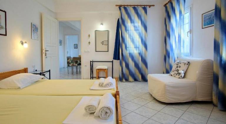 Holiday apartment with 2 rooms for 5 persons — photo 2