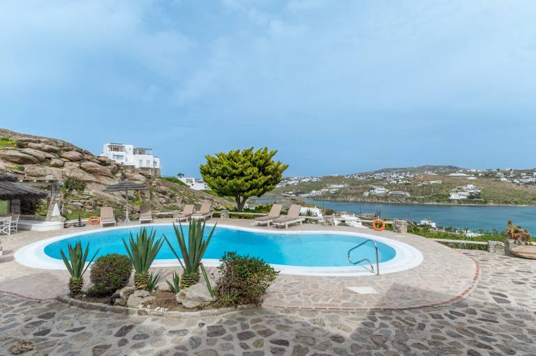 Holiday apartment with garden & pool | Sea view in Mykonos