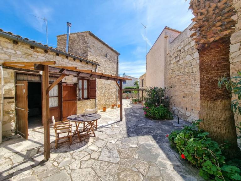 Apartment Skarinou