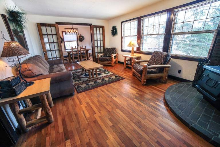 Cabin with private pool — photo 4