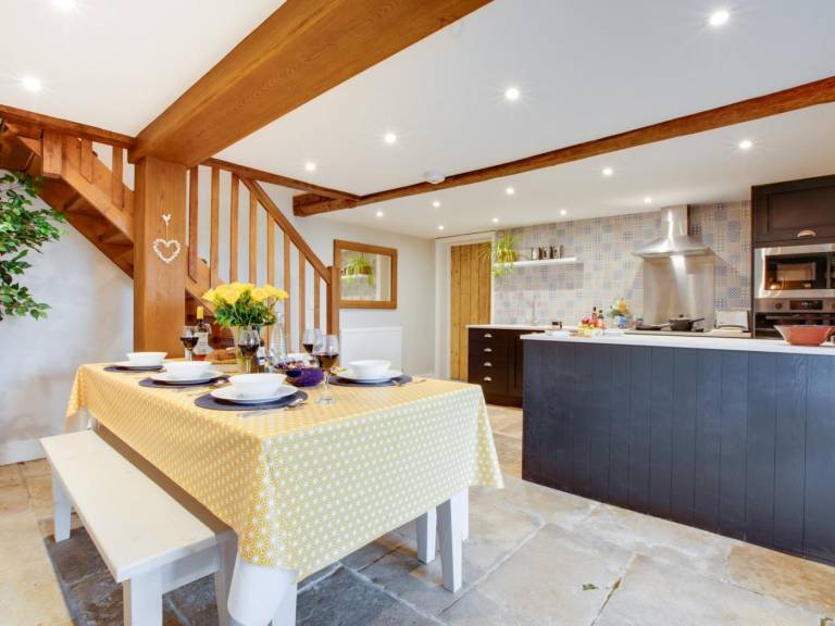 Fully equipped nice cottage with barbecue, hot tub & garden | Pets allowed — photo 3