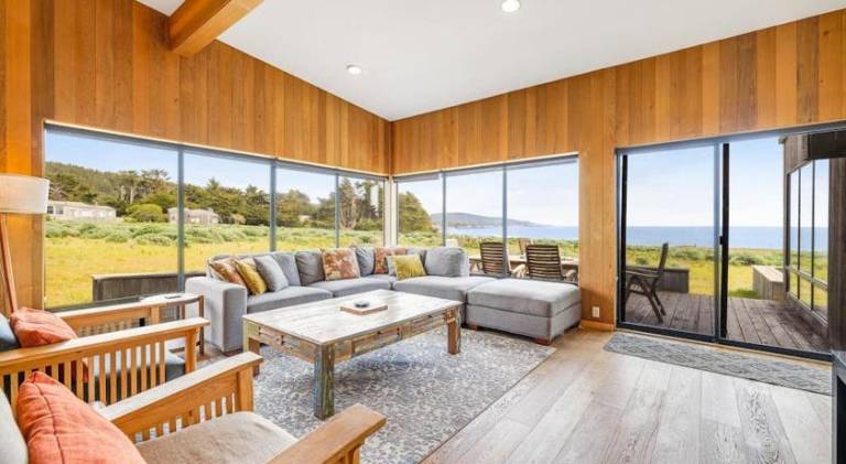 Wonderful vacation home with pool & hot tub | Beach nearby | Pet-friendly in Sonoma, CA
