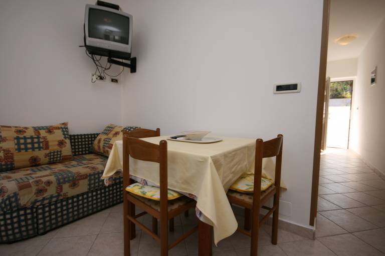One bedroom apartment near beach Stara Novalja, Pag (A-6301-c) — photo 2