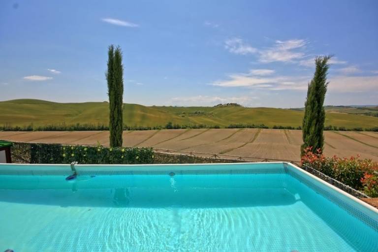 Villa with private pool & yard — photo 2