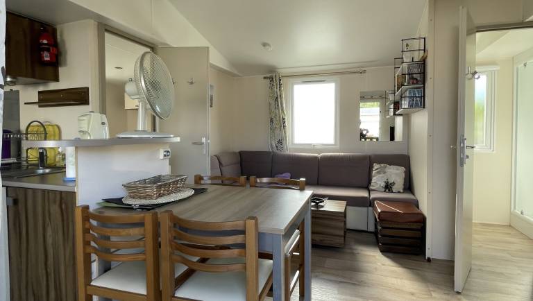 Mobile home with pool, barbeque & terrace — photo 3